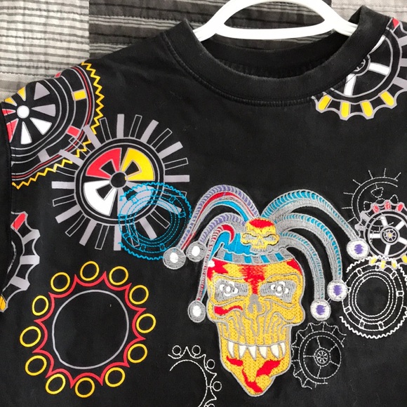 Handmade Embroidered Tee - Picture 3 of 3